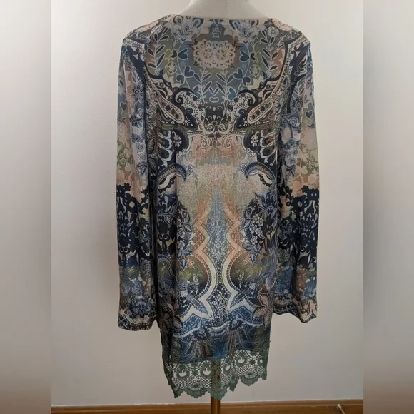 ONE WORLD Women's Size Medium Multicolor Patterned Tunic with Green Lace Hem - Picture 7 of 12
